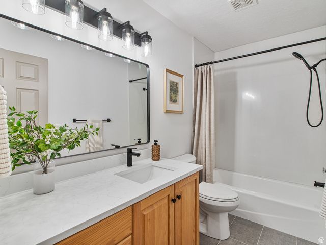 356 W SUNSET CIR, Centerville, UT 84014