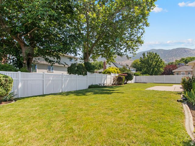 356 W SUNSET CIR, Centerville, UT 84014