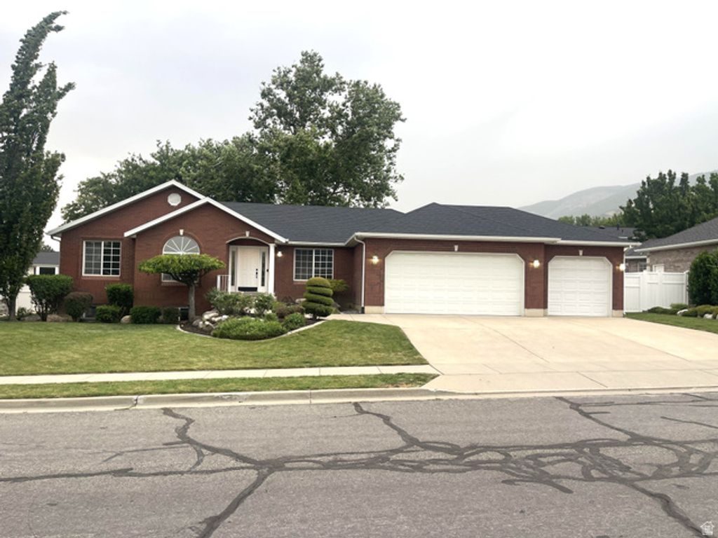 356 W SUNSET CIR, Centerville, UT 84014