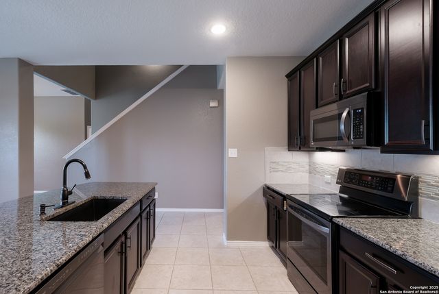 213 Stoeger Dr, New Braunfels, TX 78130