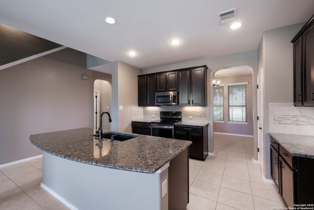 213 Stoeger Dr, New Braunfels, TX 78130