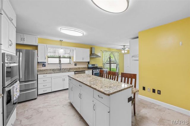 1029 Heatherwood Drive, O'fallon, IL 62269