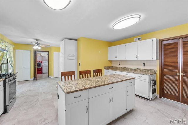 1029 Heatherwood Drive, O'fallon, IL 62269