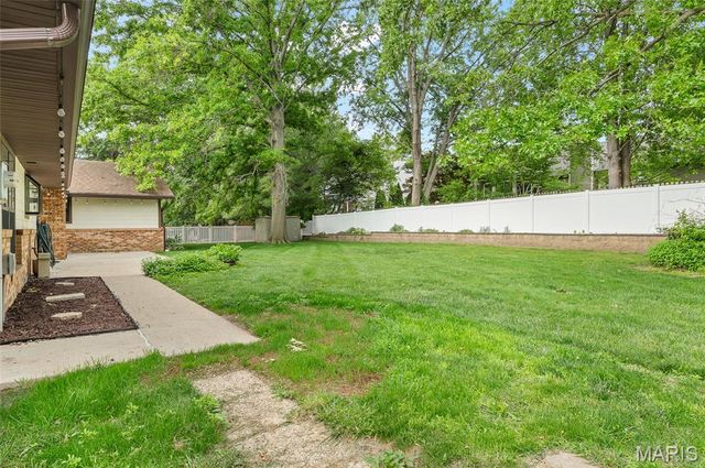 1029 Heatherwood Drive, O'fallon, IL 62269