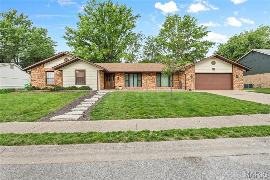 1029 Heatherwood Drive, O'fallon, IL 62269