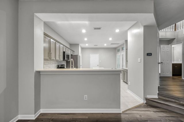 23 Alderon Woods Place, Spring, TX 77382