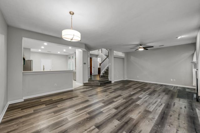 23 Alderon Woods Place, Spring, TX 77382