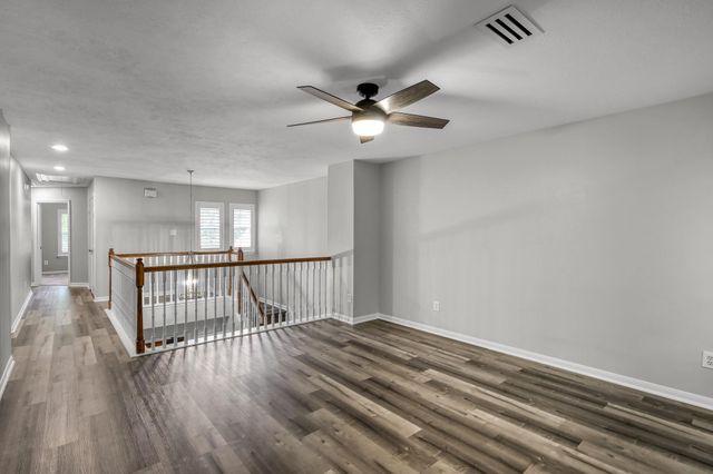 23 Alderon Woods Place, Spring, TX 77382