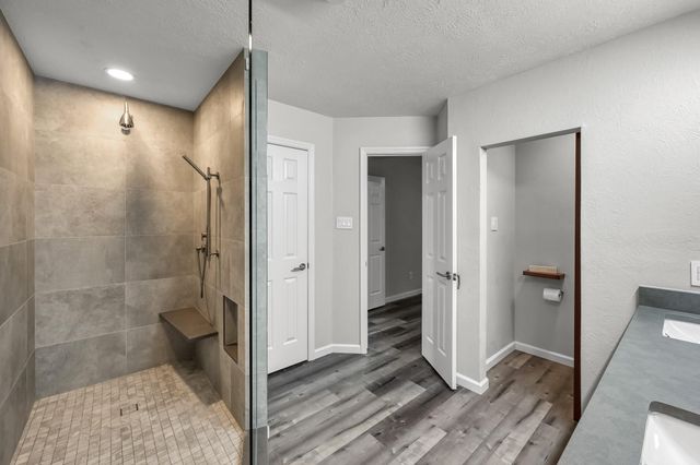23 Alderon Woods Place, Spring, TX 77382