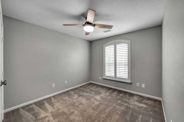 23 Alderon Woods Place, Spring, TX 77382