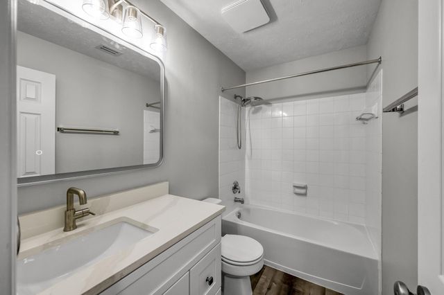 23 Alderon Woods Place, Spring, TX 77382