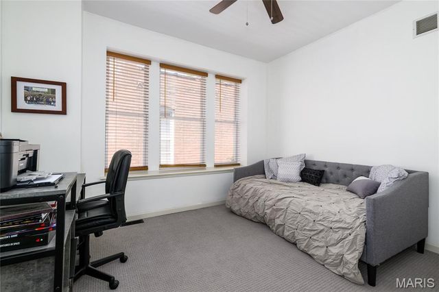 4036 Shaw Boulevard, St Louis, MO 63110