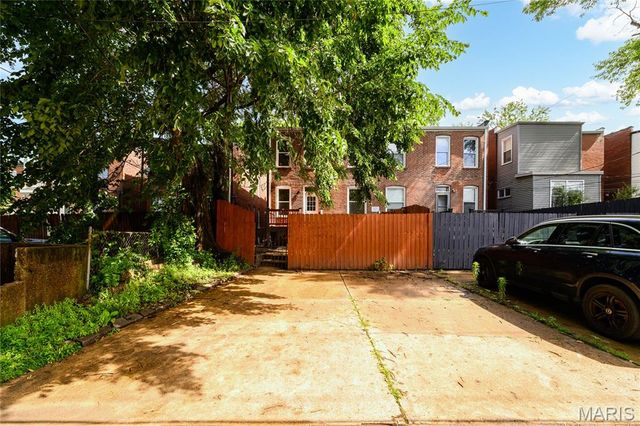 4036 Shaw Boulevard, St Louis, MO 63110