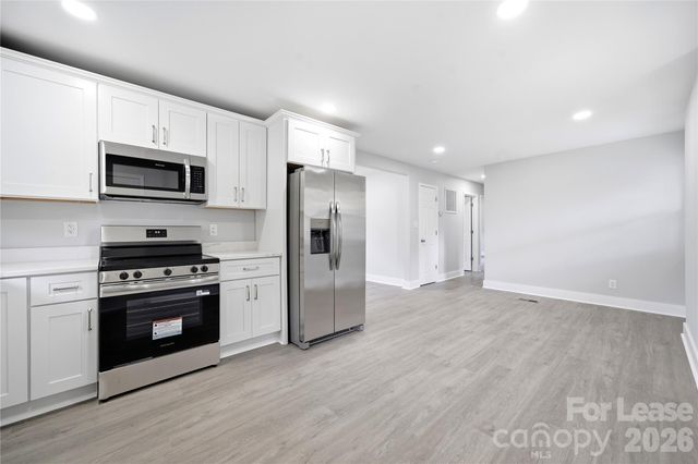 553 Derrydowne Drive, Charlotte, NC 28213