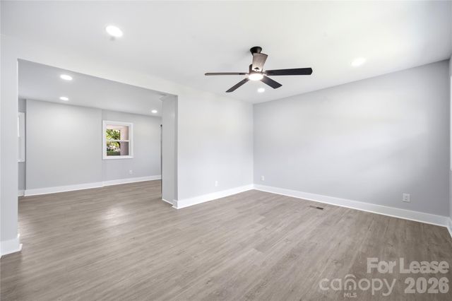 553 Derrydowne Drive, Charlotte, NC 28213