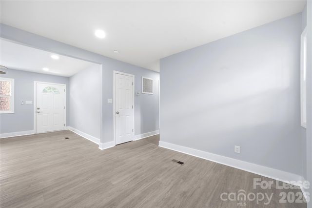 553 Derrydowne Drive, Charlotte, NC 28213