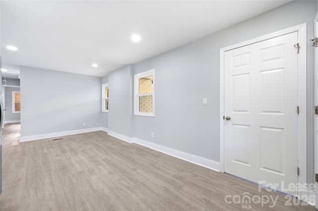 553 Derrydowne Drive, Charlotte, NC 28213