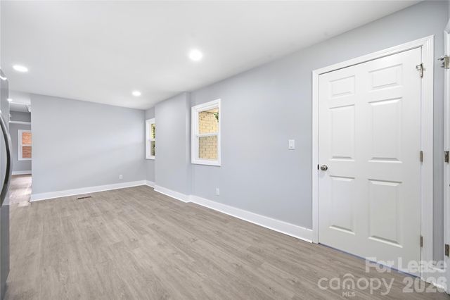 553 Derrydowne Drive, Charlotte, NC 28213