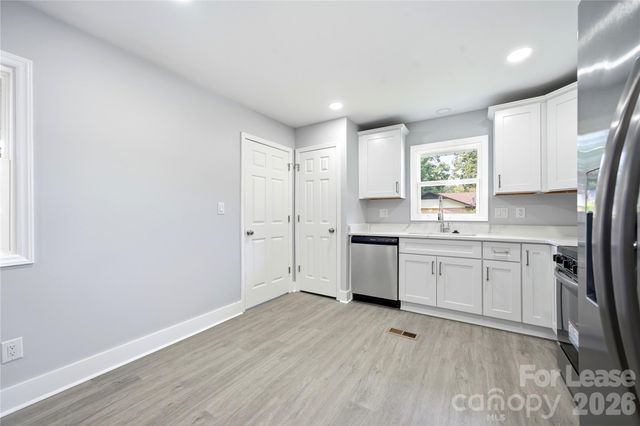 553 Derrydowne Drive, Charlotte, NC 28213