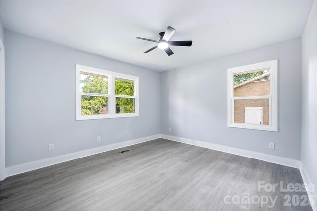 553 Derrydowne Drive, Charlotte, NC 28213