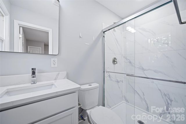 553 Derrydowne Drive, Charlotte, NC 28213