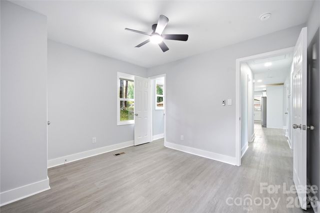 553 Derrydowne Drive, Charlotte, NC 28213