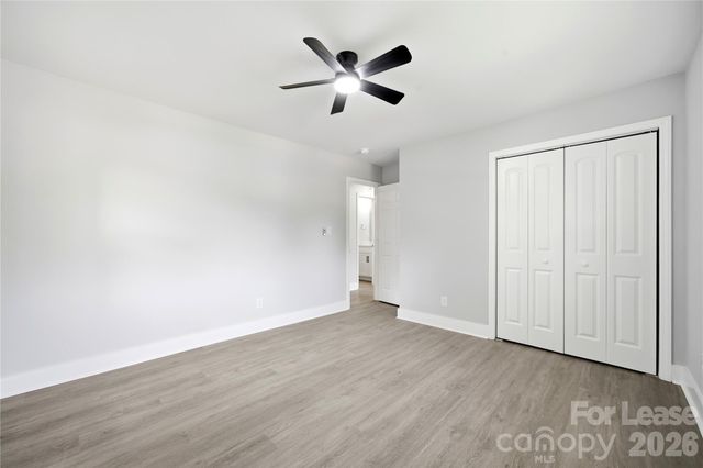 553 Derrydowne Drive, Charlotte, NC 28213