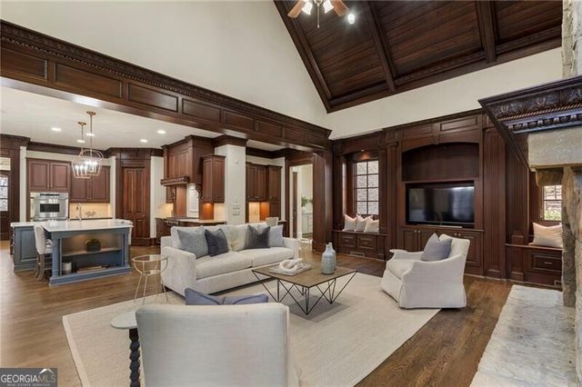 989 Middle Fork Trail, Suwanee, GA 30024