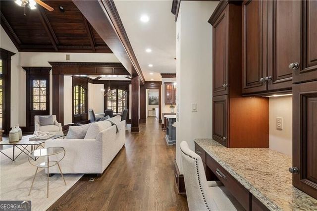 989 Middle Fork Trail, Suwanee, GA 30024