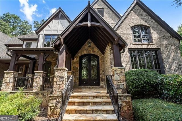 989 Middle Fork Trail, Suwanee, GA 30024