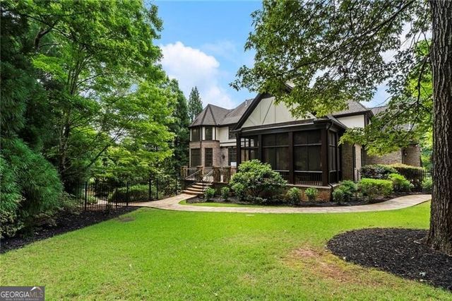 989 Middle Fork Trail, Suwanee, GA 30024