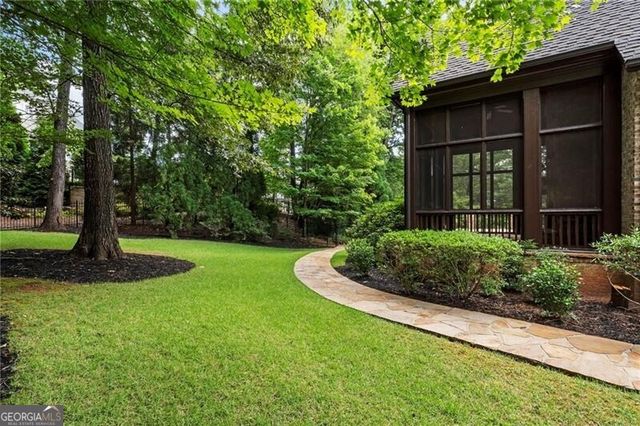 989 Middle Fork Trail, Suwanee, GA 30024