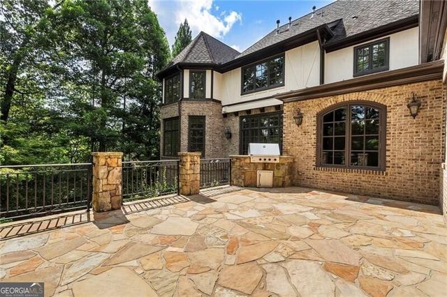 989 Middle Fork Trail, Suwanee, GA 30024