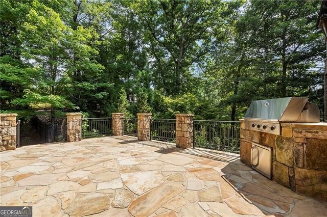 989 Middle Fork Trail, Suwanee, GA 30024