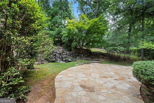 989 Middle Fork Trail, Suwanee, GA 30024