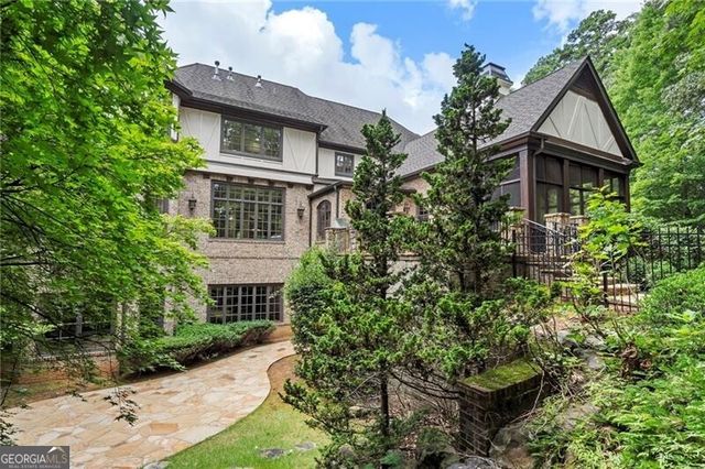 989 Middle Fork Trail, Suwanee, GA 30024