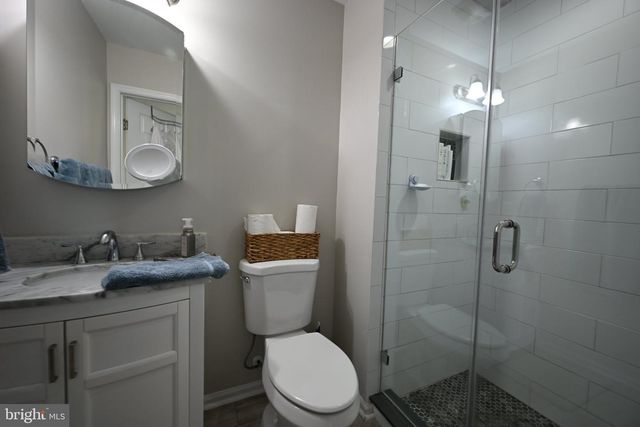 25 ABRAMS DR, Florence, NJ 08518