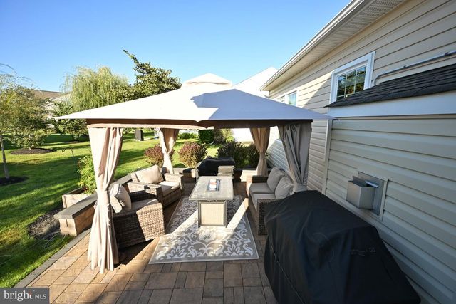 25 ABRAMS DR, Florence, NJ 08518