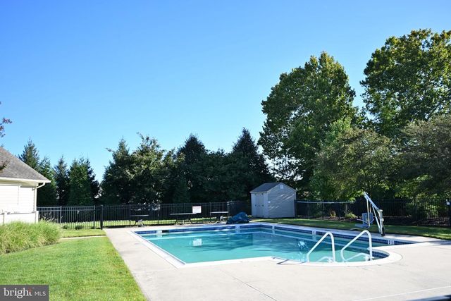 25 ABRAMS DR, Florence, NJ 08518