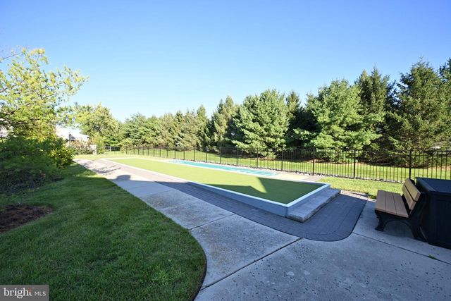 25 ABRAMS DR, Florence, NJ 08518