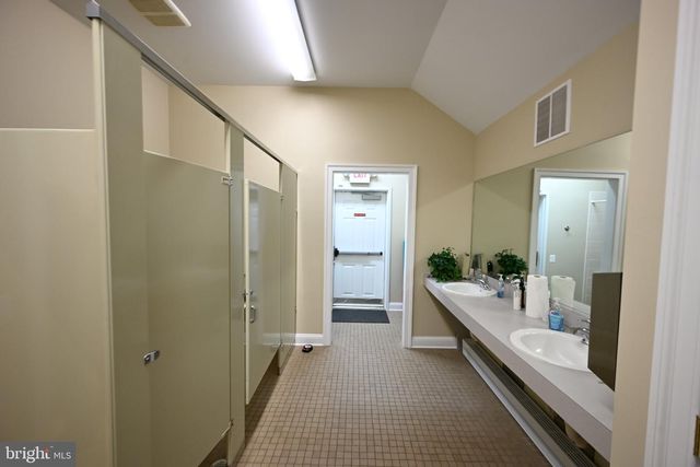 25 ABRAMS DR, Florence, NJ 08518