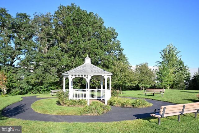 25 ABRAMS DR, Florence, NJ 08518