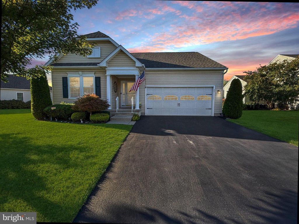 25 ABRAMS DR, Florence, NJ 08518