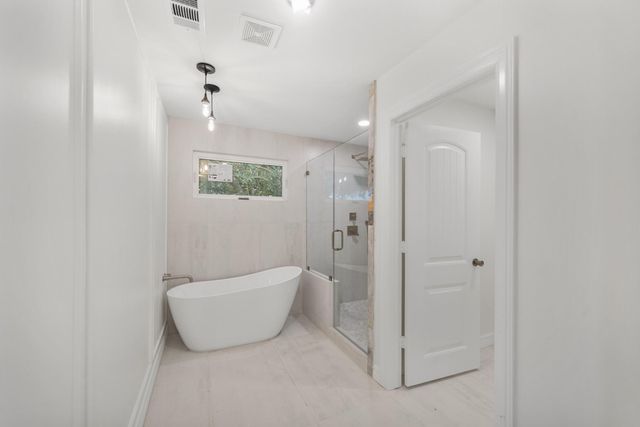 9313 Livernois Road, Houston, TX 77080