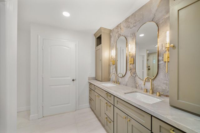 9313 Livernois Road, Houston, TX 77080