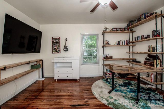 1204 E Catawba Street, Belmont, NC 28012