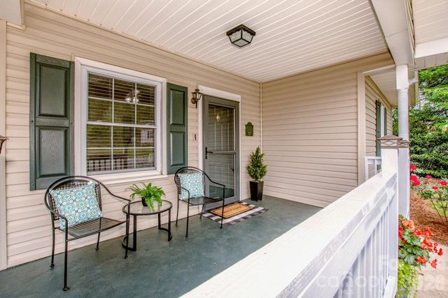 1204 E Catawba Street, Belmont, NC 28012