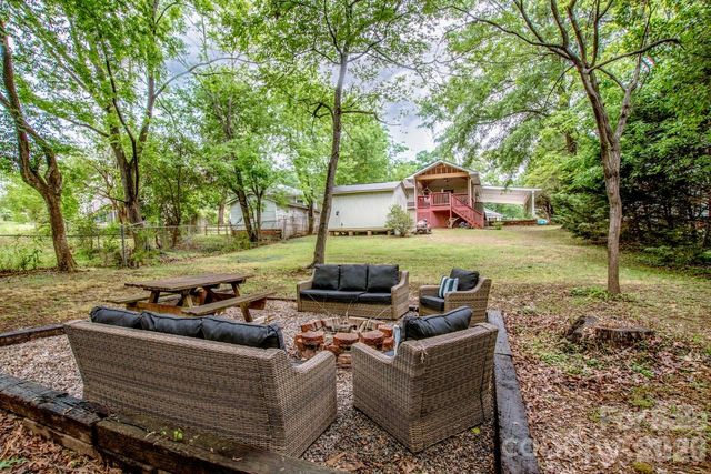 1204 E Catawba Street, Belmont, NC 28012