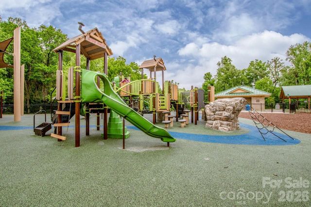 1204 E Catawba Street, Belmont, NC 28012
