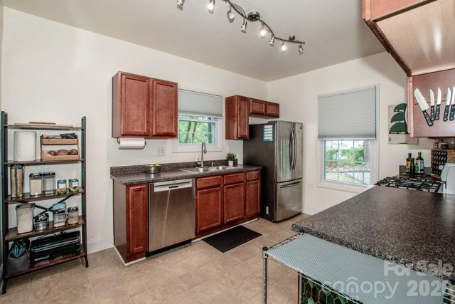 1204 E Catawba Street, Belmont, NC 28012